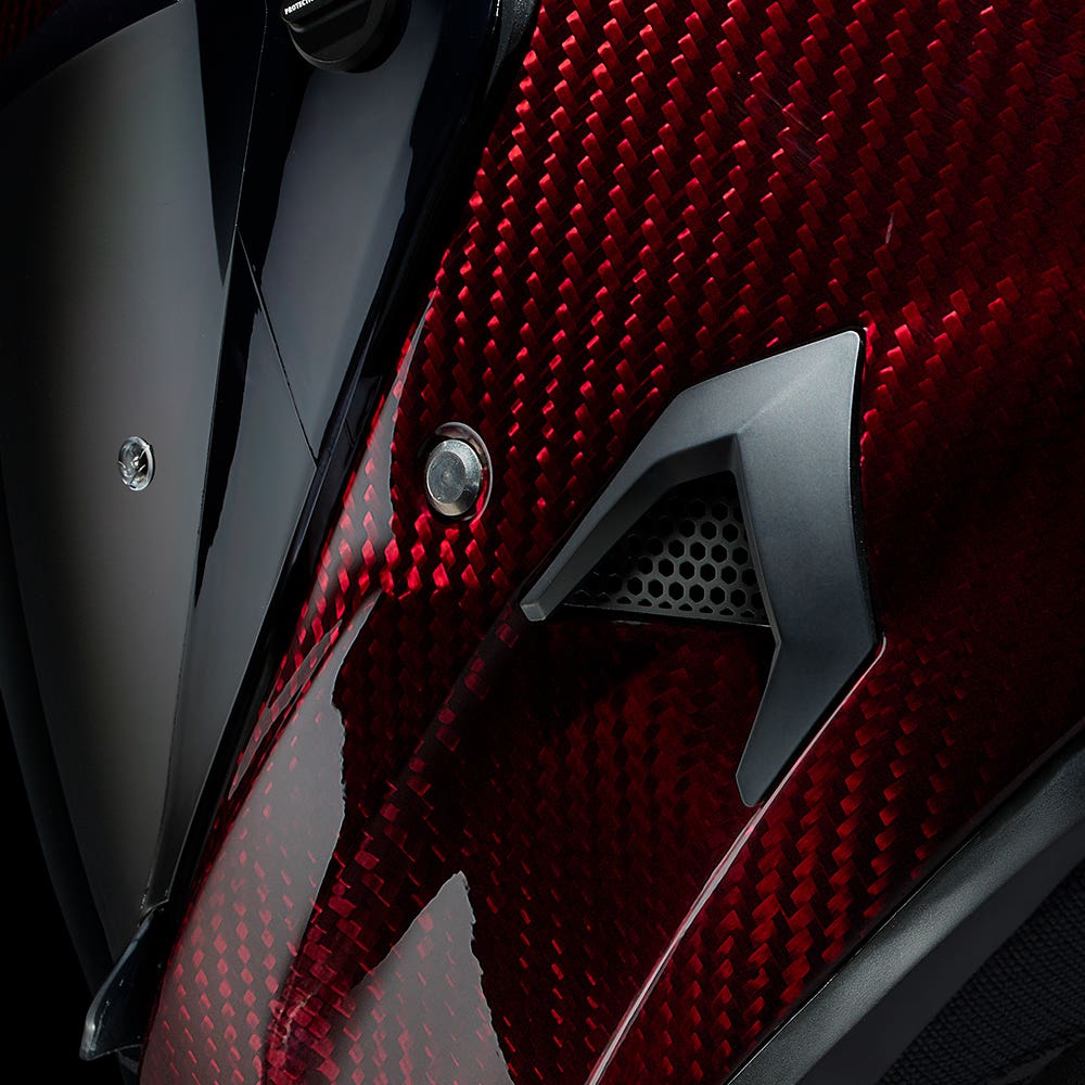 AT4.0 CARBON Ruby Carbon