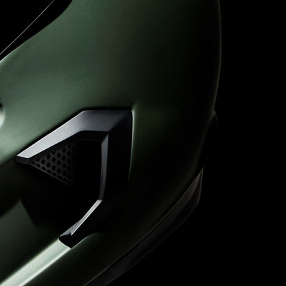 AT4.0 CARBON Commander