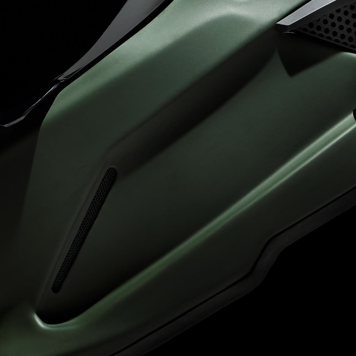AT4.0 CARBON Commander